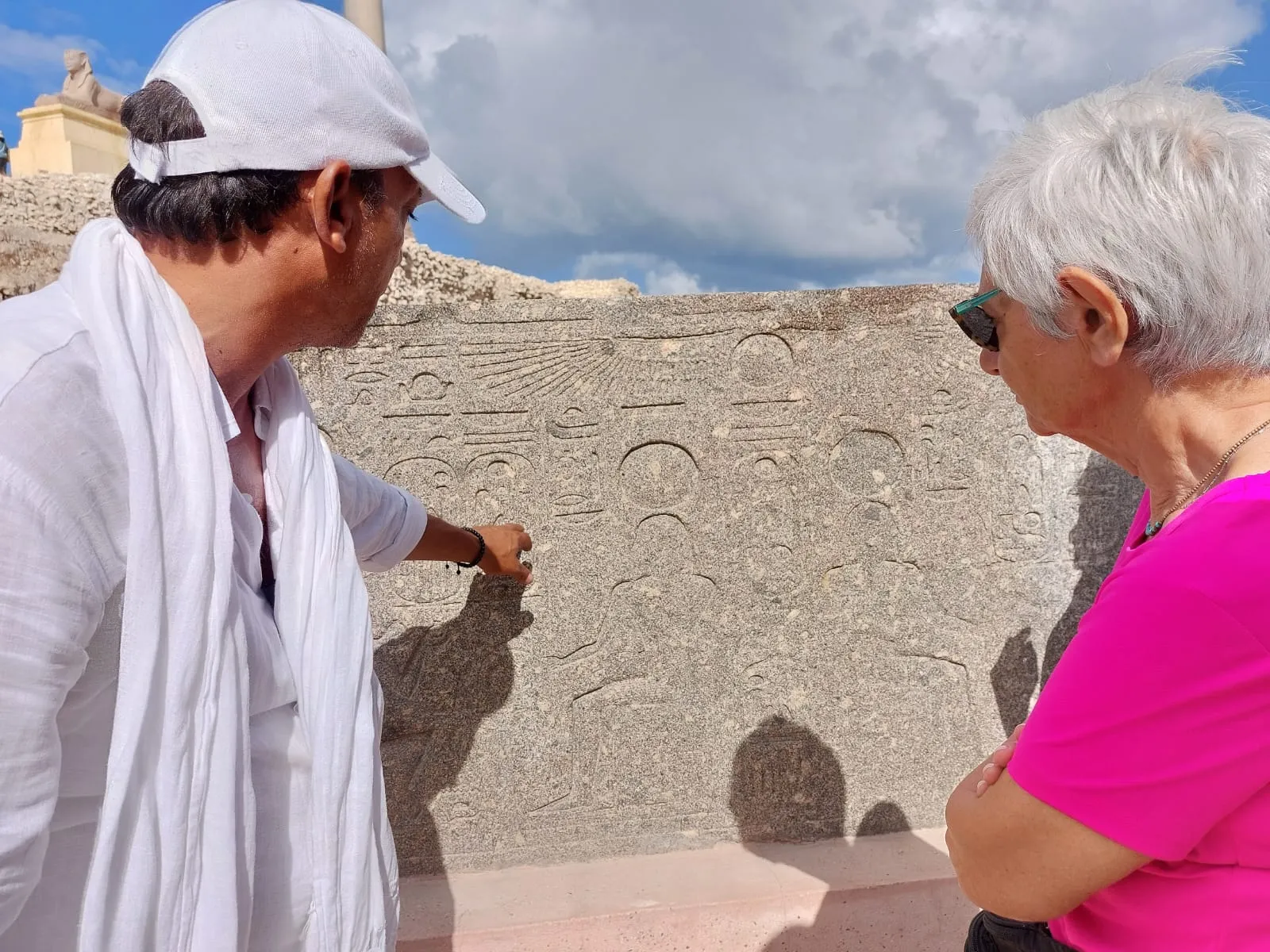 Viaggiatori nel deserto bianco